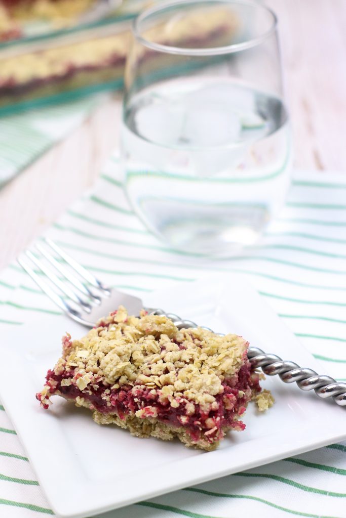 skinny raspberry oatmeal bars recipe