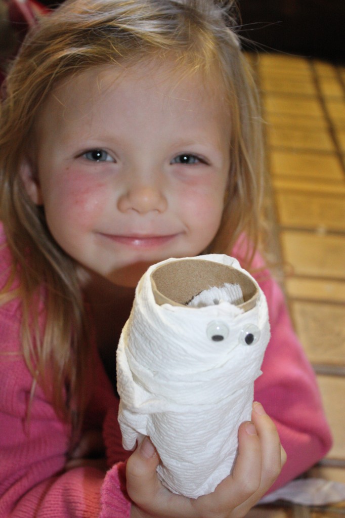 Easy Halloween Craft with toilet paper rolls- Mummies with Cottonelle Triple Roll