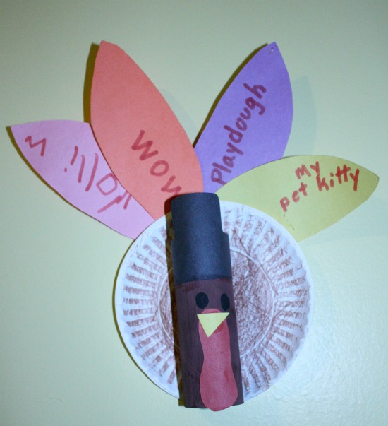 Want an Easy Thanksgiving Craft project for kids? Try this Thankful Toilet Paper Turkey. It is a simple way to teach kids thankfulness and get in the Thanksgiving spirit. 