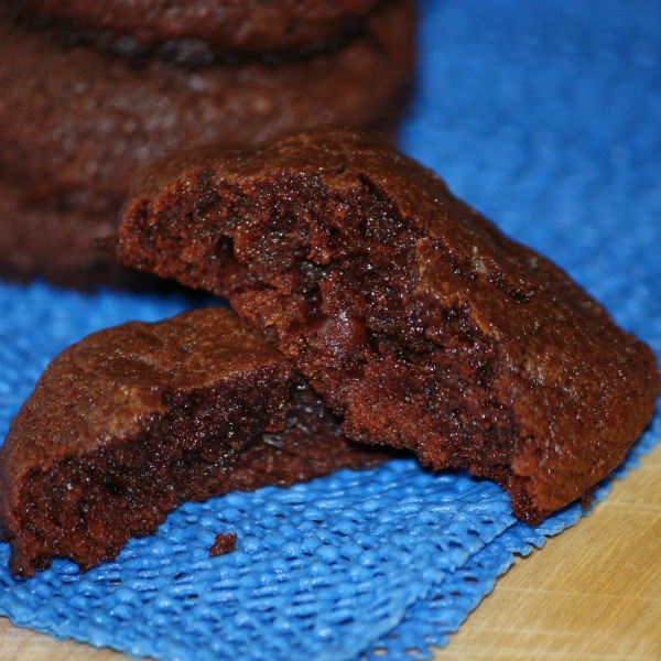 Easy 4 ingredients Nutella Chocolate Chip Cookies