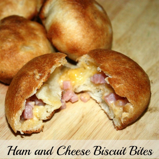 These ham and cheese biscuit bites are perfect for an easy grab and go dinner. This kid friendly dinner recipe is also great for parties or make ahead freezer meals. 