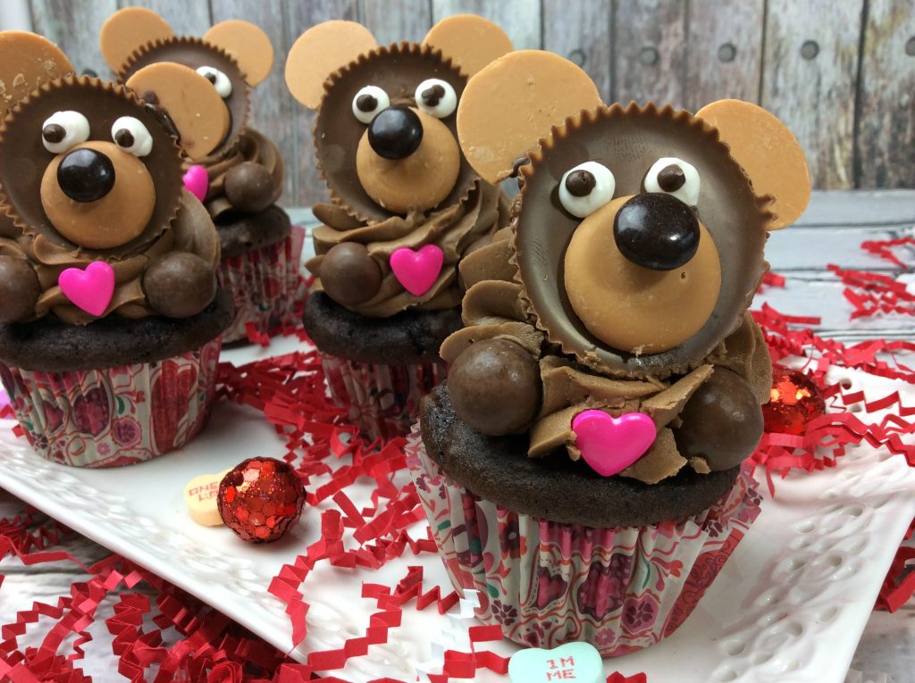 Teddy Bear cupcakes for a teddy bear picnic. Create cute teddy bears on top of cupcakes. A fun treat for any occasion