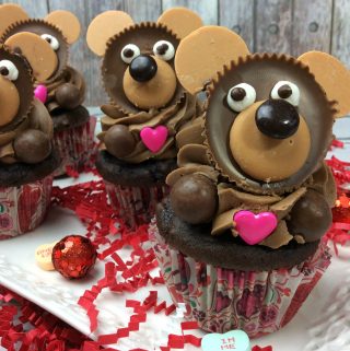 Teddy Bear cupcakes for a teddy bear picnic. Create cute teddy bears on top of cupcakes. A fun treat for any occasion