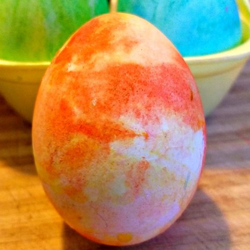Do your kids love to dye Easter Eggs. Here is a simple and fun way to make tie dye Easter eggs. Dye Eggs with whipped cream