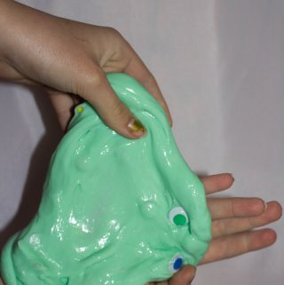 Want to make slime without Borax This is a simple Borax free slime recipe that kids will love thanks to the silly googly eyes that make this monster slime