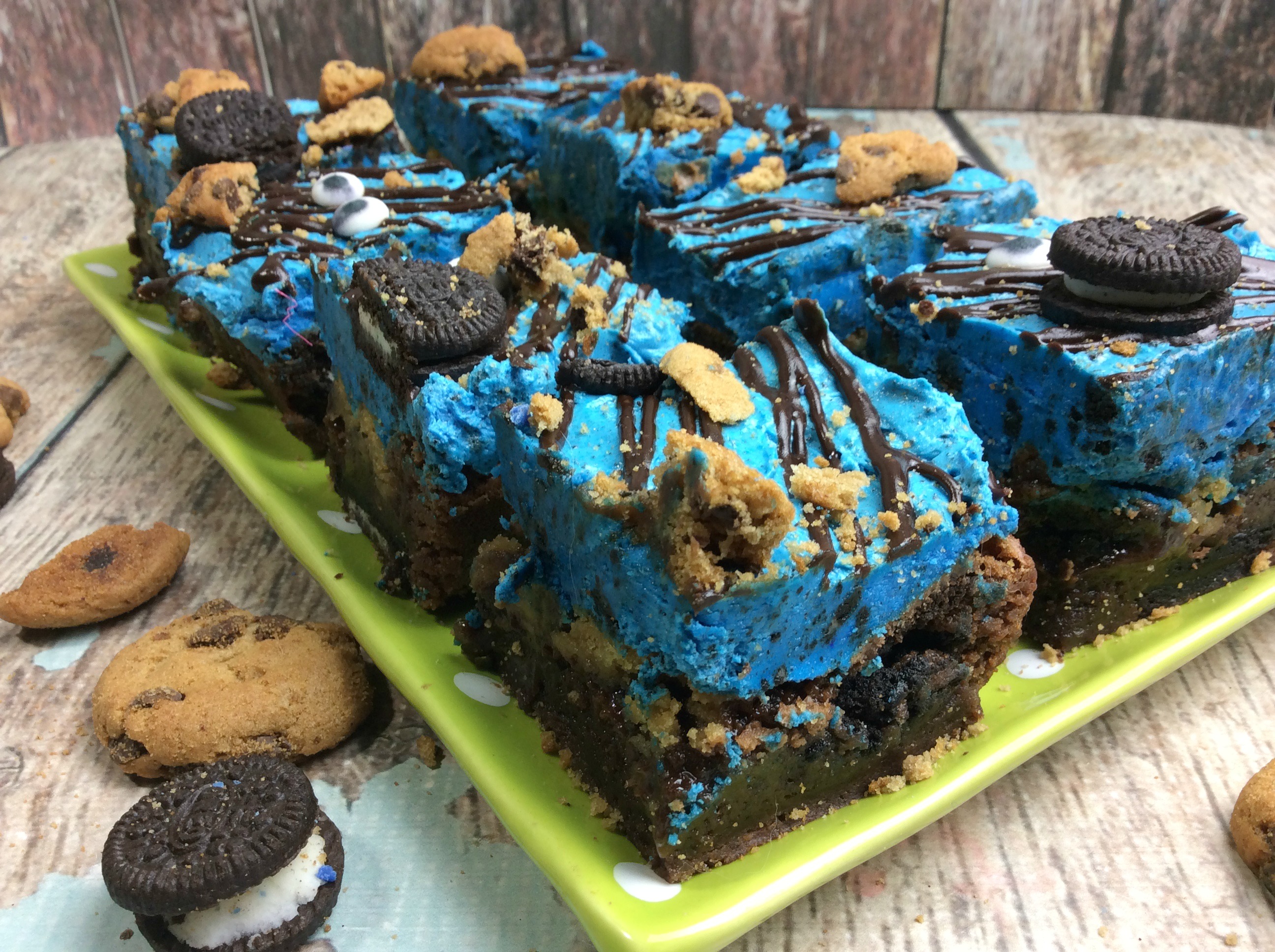 Looking for a fun cookie monster treat? These Cookie Monster Brownies are so tasty and kids will love them. Perfect for your Cookie Monster fan.