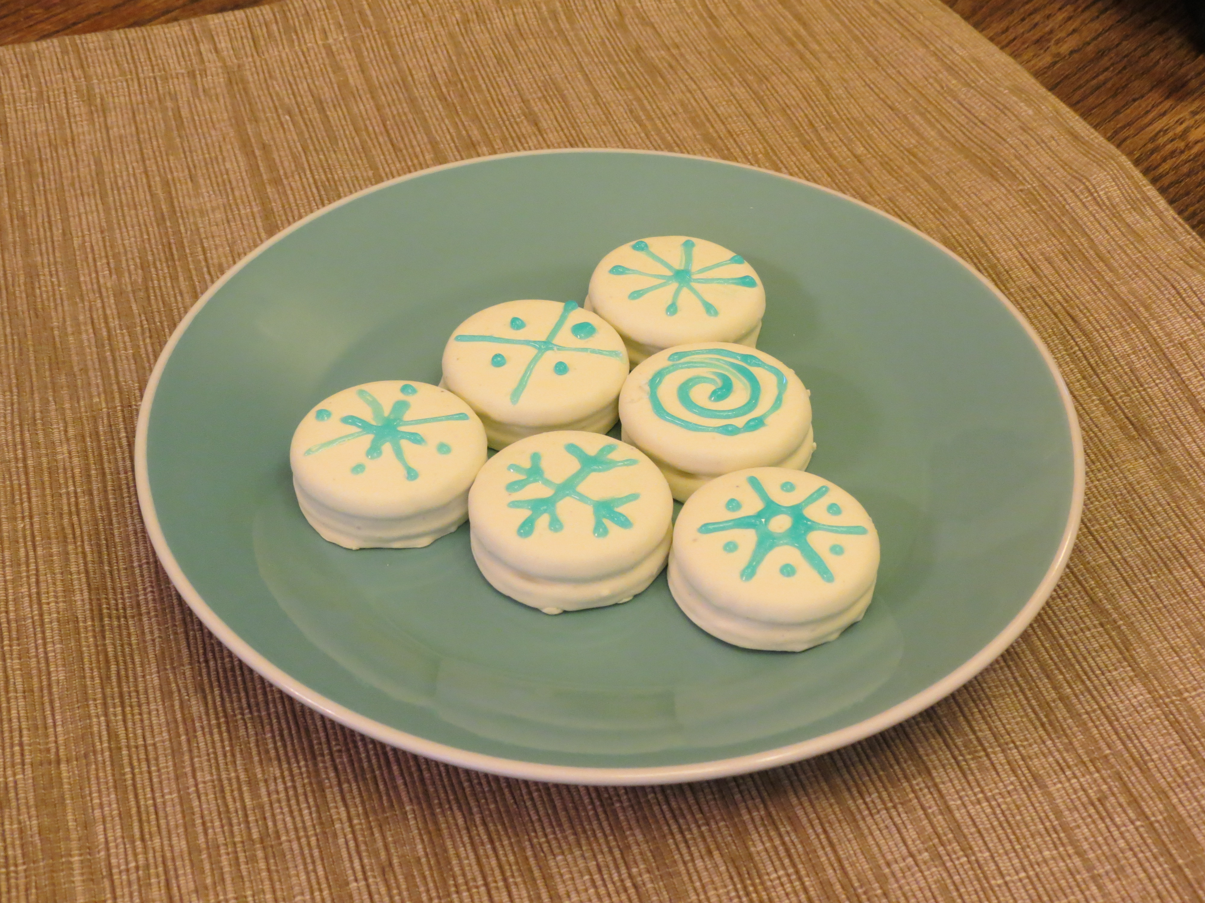 Looking for a fun snow day activity to do with the kids Kids will love making these snowflake cookies. Avoid snow day blues with a delicious distraction