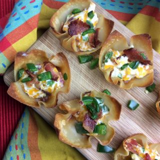 Looking for a great copy cat recipe for jalapeno popper bites This recipe tastes delicious and is easy to make. These poppers make great game day recipes