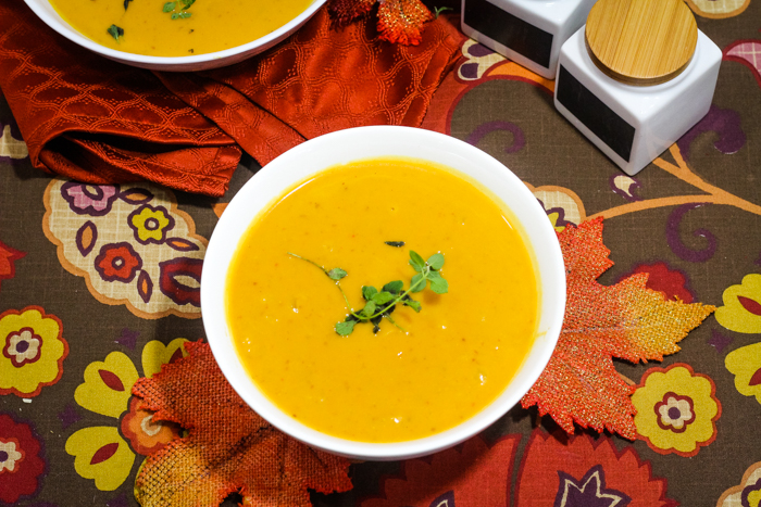 Love that great tasting soup from Panera, but want to make enough to feed your whole family? Try this copycat Panera autumn soup. This simple butternut squash soup is so good on a chilly night