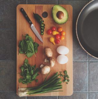 Want to learn how to make a meal plan? Meal planning can save money, save time and make life easier. Learn how to make a meal plan with these simple steps.