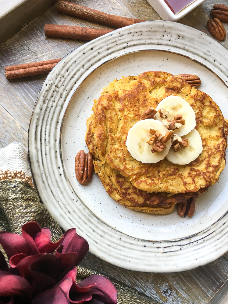 Looking for a healthy keto pancake recipe? Need a keto breakfast that won't set your diet off track? These delicious pumpkin spice pancakes are keto and paleo friendly. #Keto #Paleo #Breakfast #Recipe