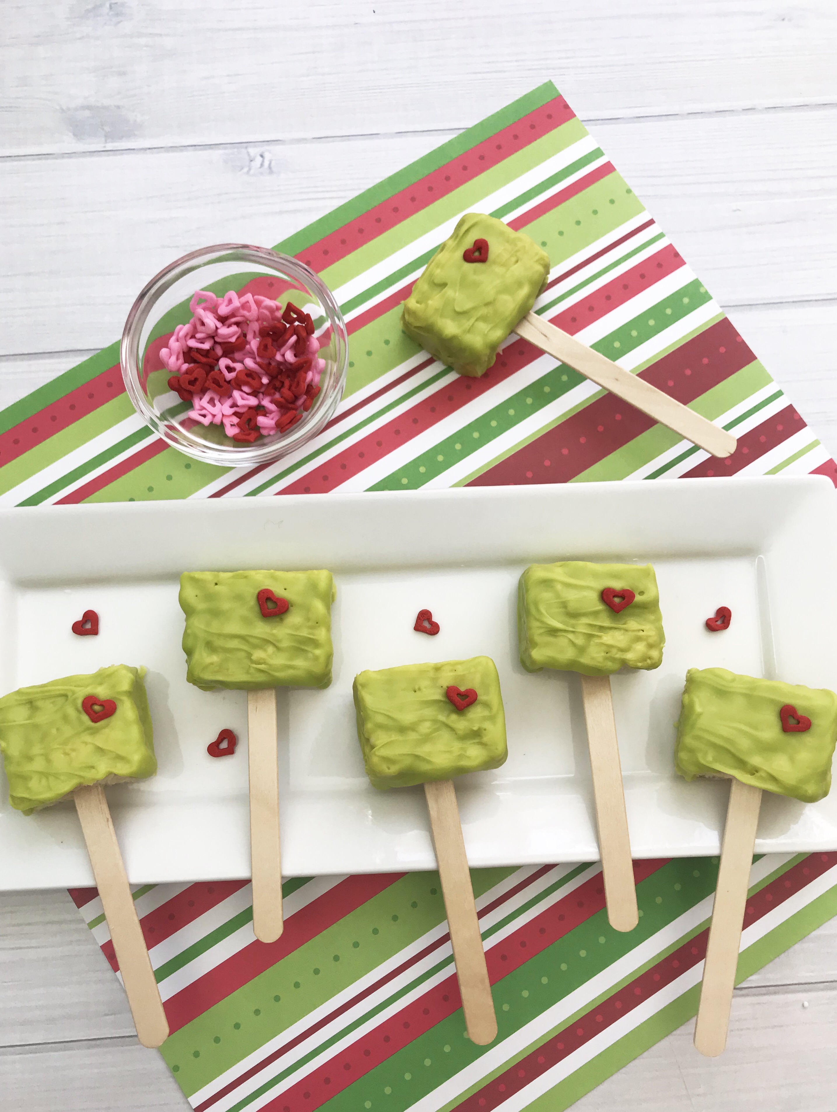 Grinch Oreo Cookies for Christmas movie night ideas kid dessert treats