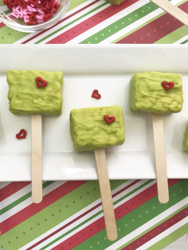 grinch pops/ grinch Rice Krispie Treats