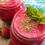 healthy berry smoothie