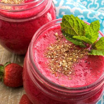 healthy berry smoothie