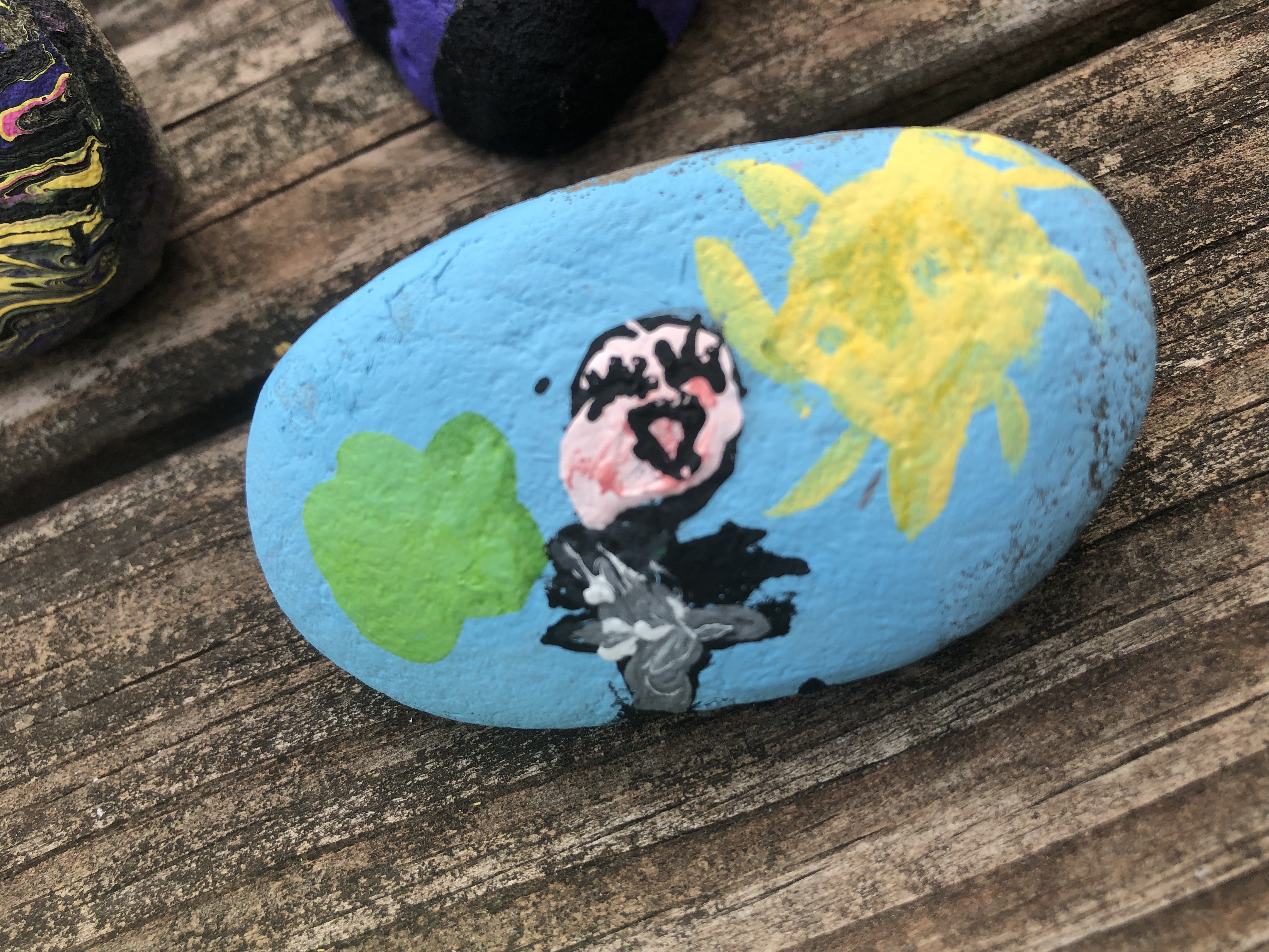 Looking for a fun and easy Father's Day craft. With these rocks, you get to tell Dad just how special he is. Make "My Dad Rocks" rocks and see how much he smiles. It is an easy and inexpensive Father's Day gift kids can make themselves. 