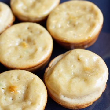 Looking for a delicious muffin idea? Want a muffin that you can still eat when you are on Weight Watchers? These muffins are moist and tasty and will only cost you 2 points. 