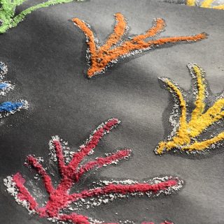Looking for a fun summer craft? Want to celebrate Memorial Day or 4th of July with a fireworks craft? Try this simple Fireworks Salt painting. It is a quick and easy craft that kids will love. Create some salt art today. 