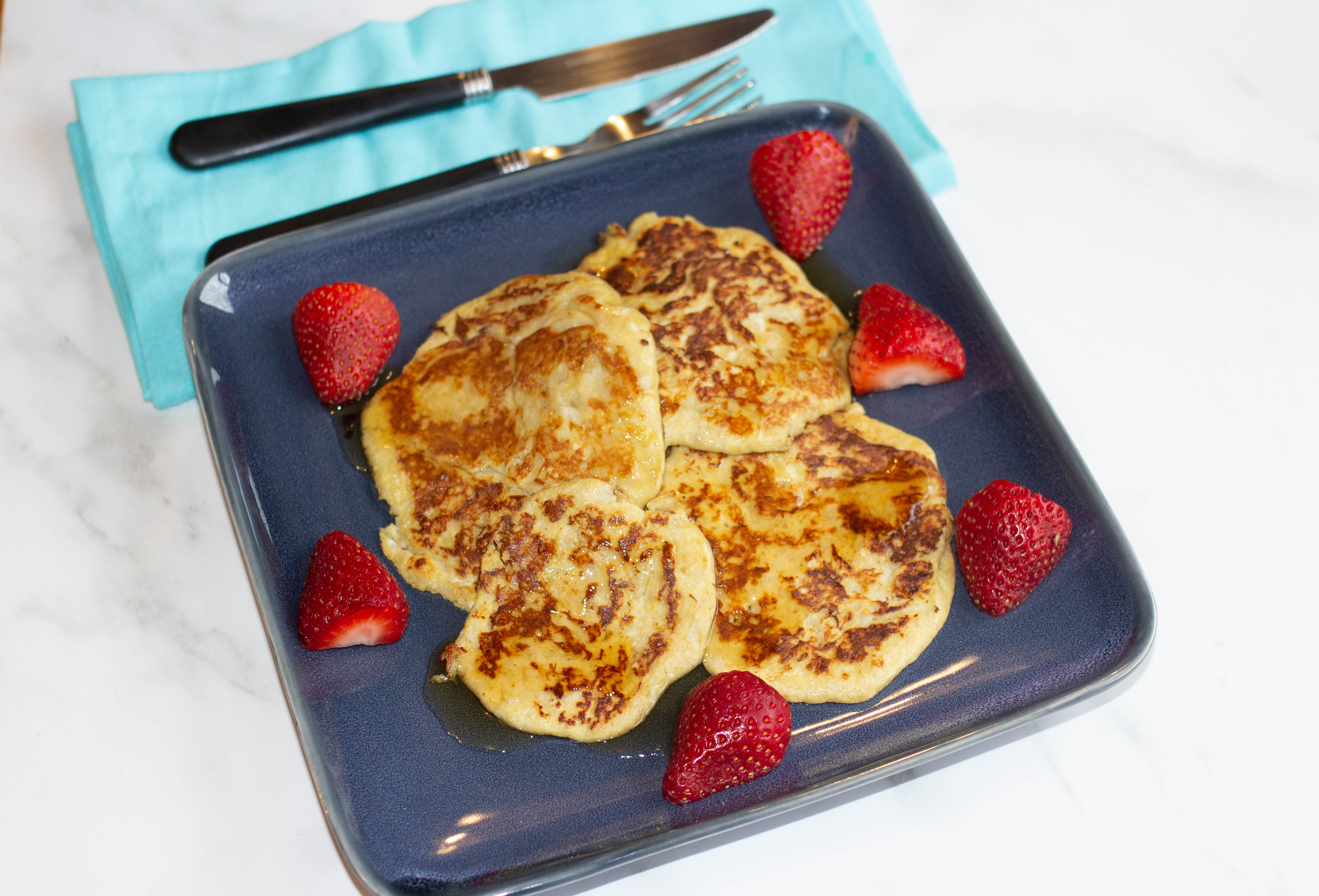 Looking for a new breakfast idea? Want a low calorie or gluten-free pancake idea? These 2 ingredient pancakes are 0 Weight Watcher Points, are good for you AND taste good. 