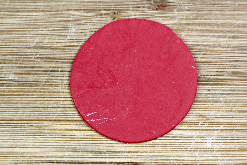 red fondant circle