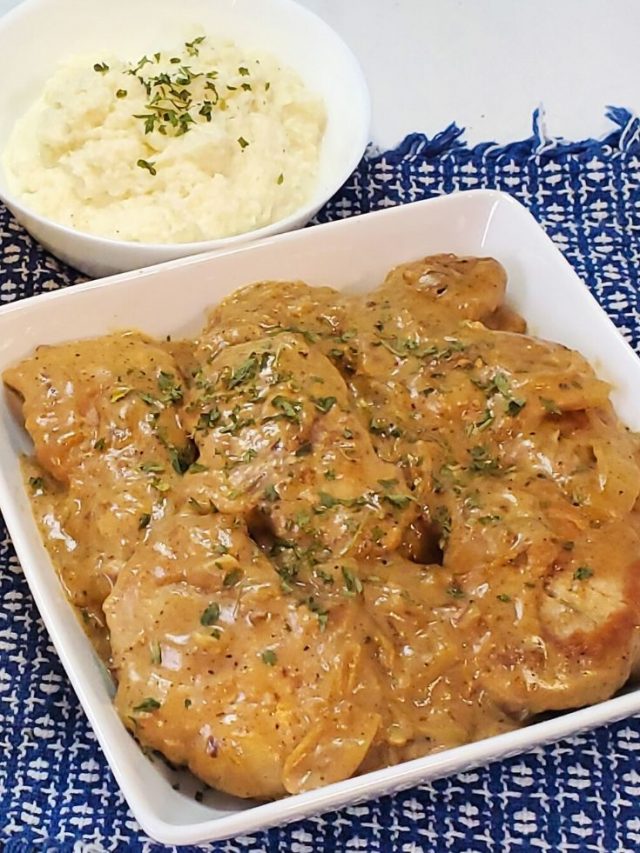cropped-skinny-smothered-pork-chops2.jpg