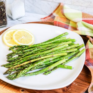 Air Fryer Asparagus on a plate
