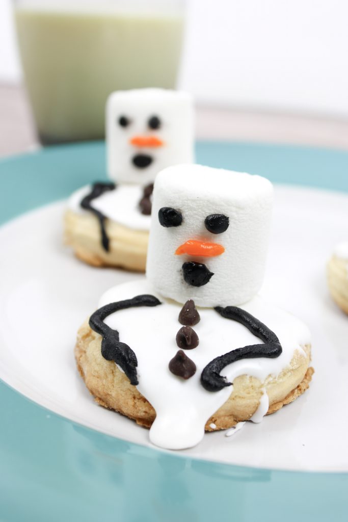 How to Make Simply Adorable Melting Snowman Cookies