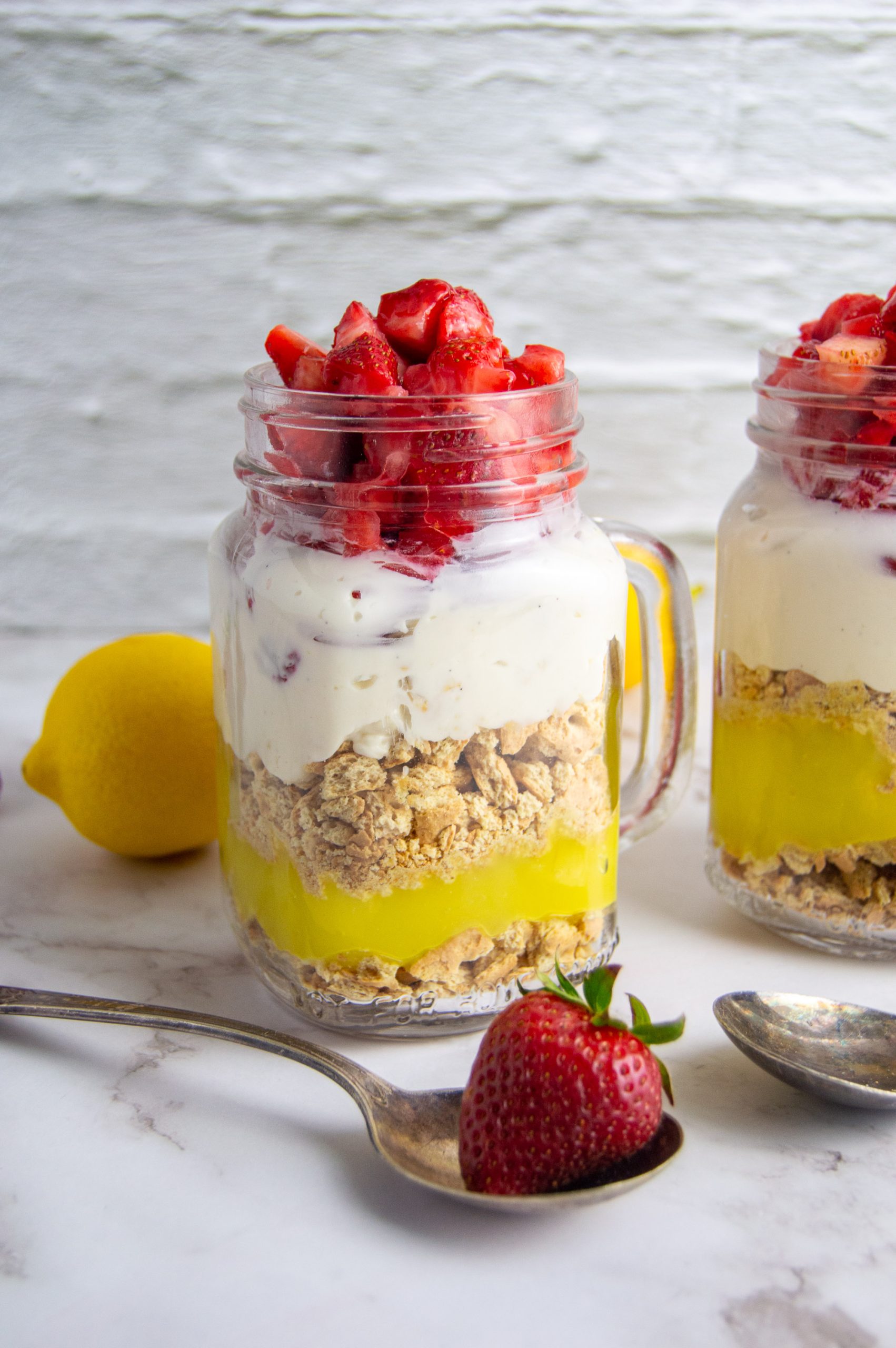 Strawberries & Cream Overnight Oats - Jar Of Lemons