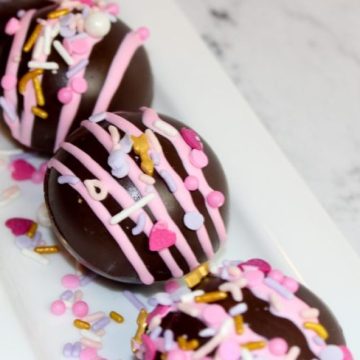 Amazing-Valentines-Day-Hot-Cocoa-Bombs1-1024x683