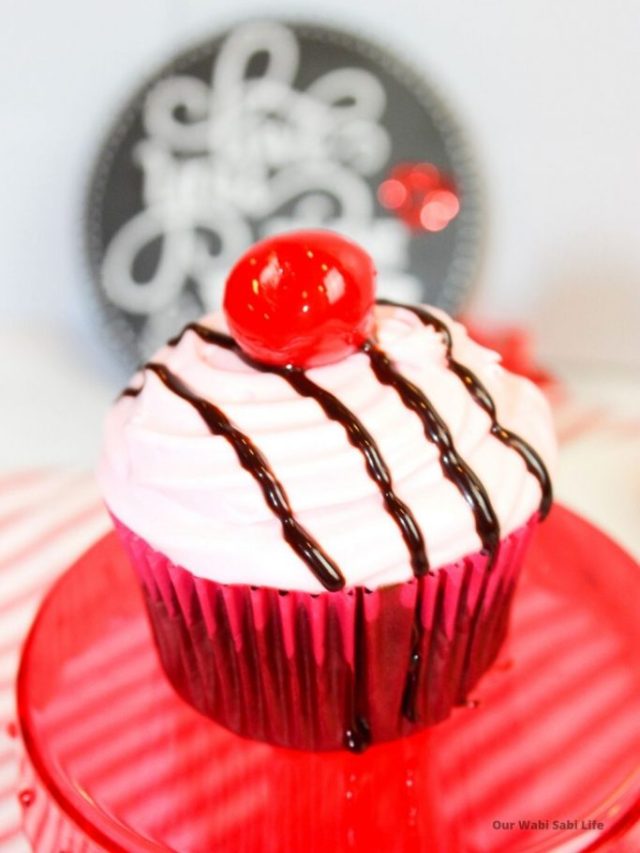Chocolate-Cherry-Cupcakes-12-683x1024