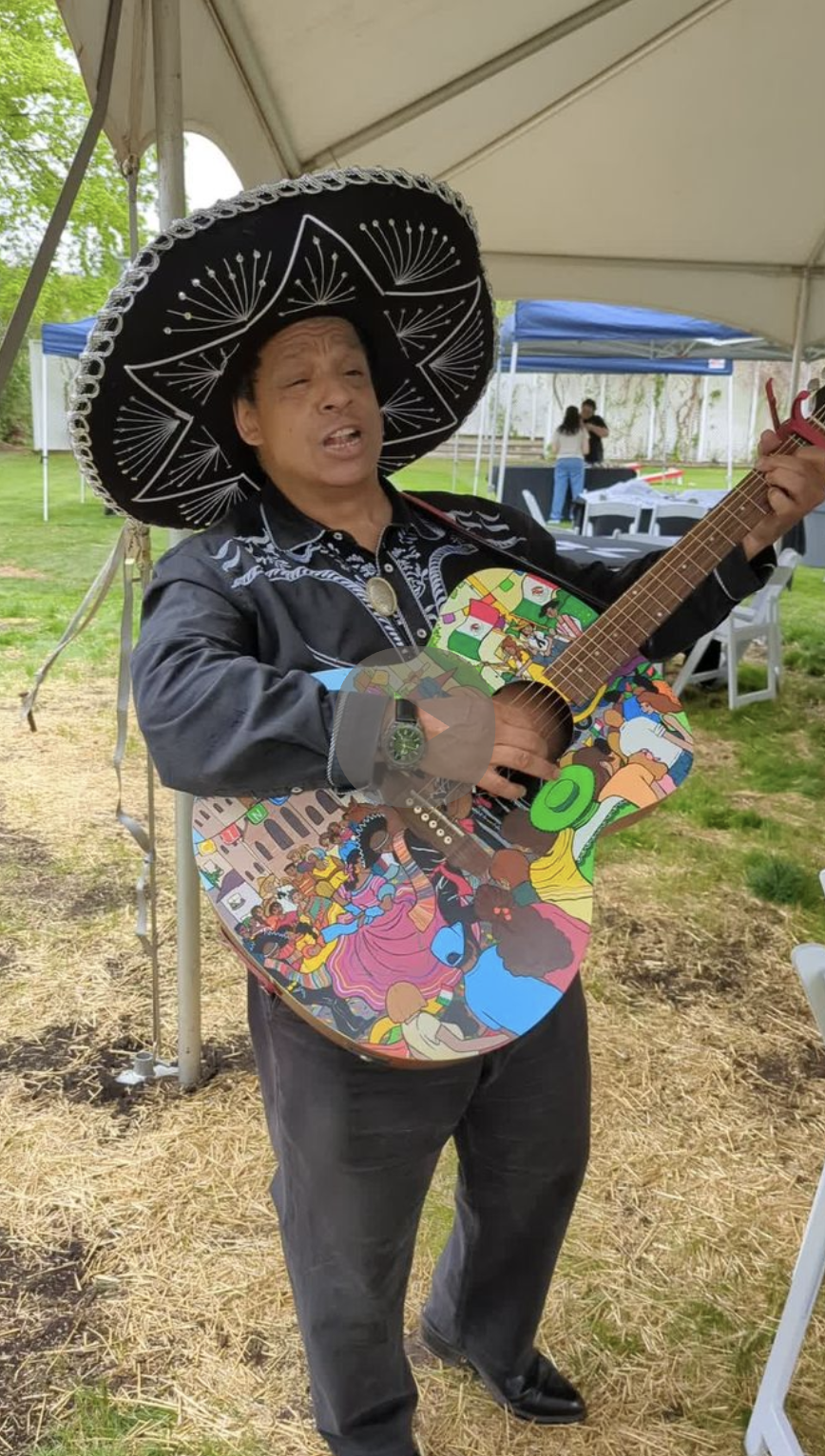 roy ramos playing guitar