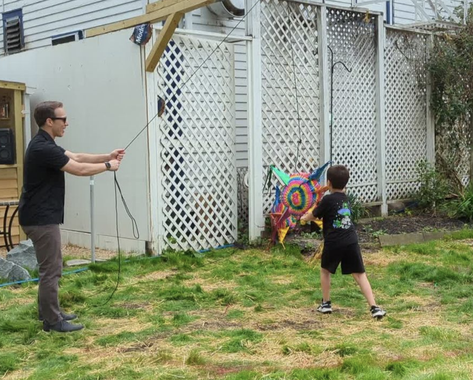 kids playing pinata