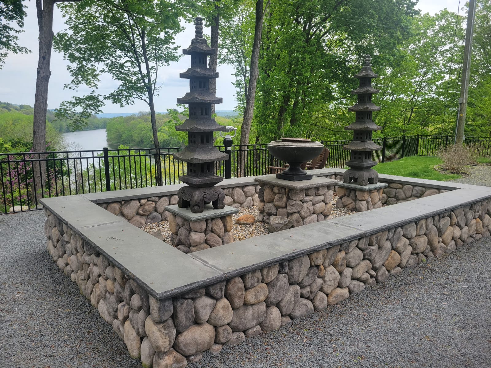statue design in park