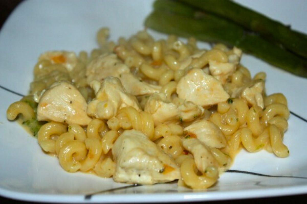 Cheddar Broccoli Skillet Dinner with Chicken