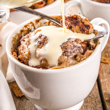 Cinnabon Cake in Mug