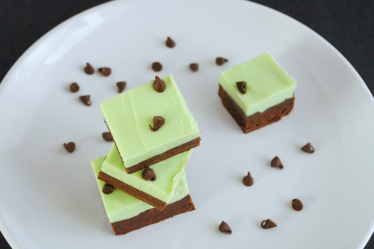Easy Mint Chocolate Frosting Fudge