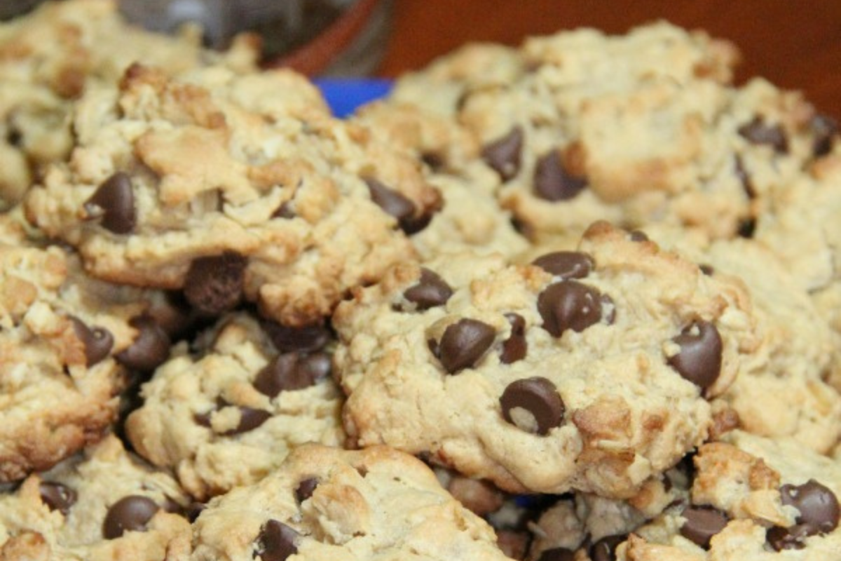 Peanut Butter Chocolate Chip Oatmeal Cookies