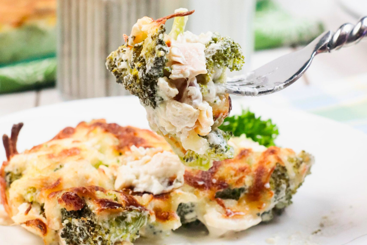 The Best Broccoli Chicken and Cheese Casserole