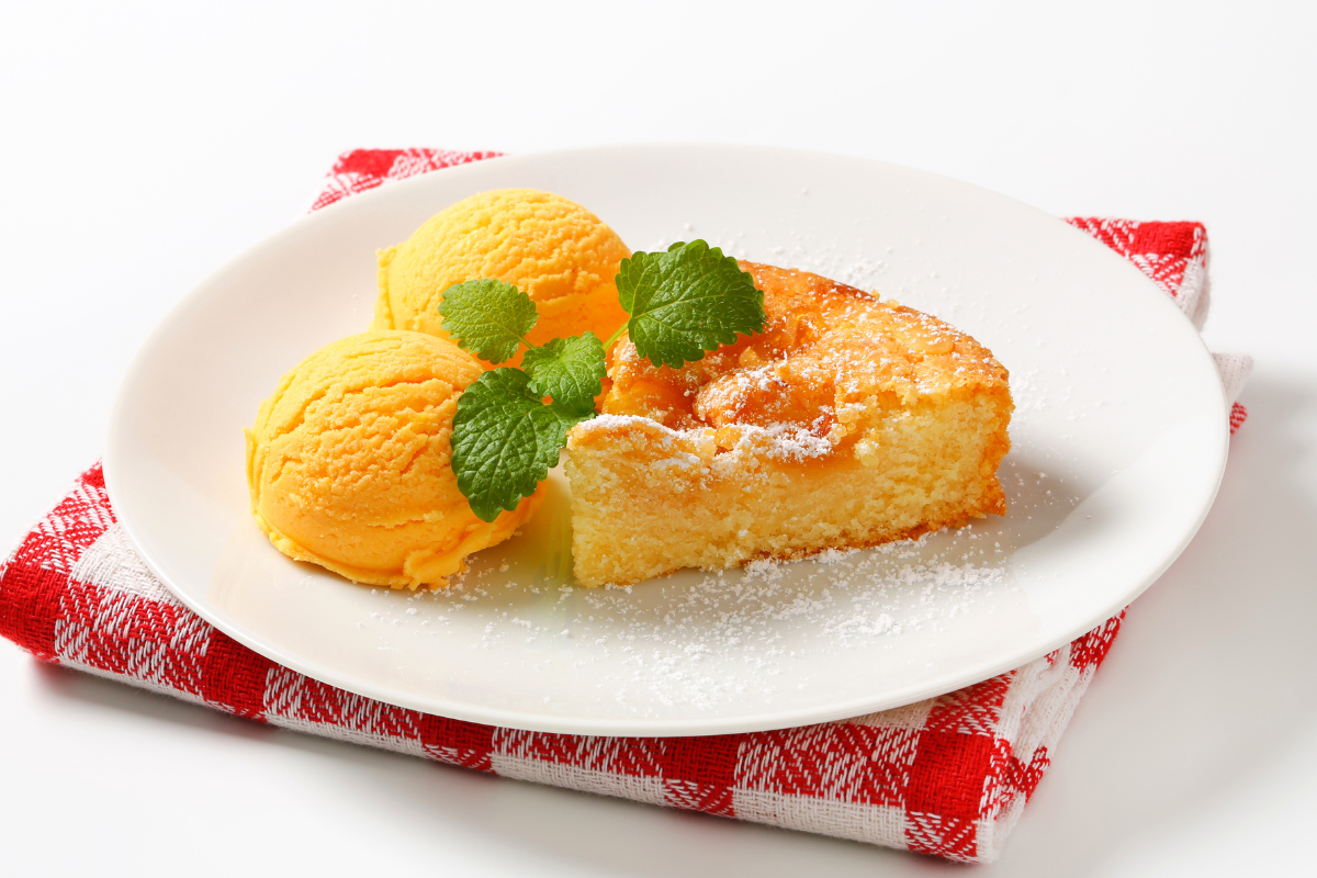 Danish apple cake