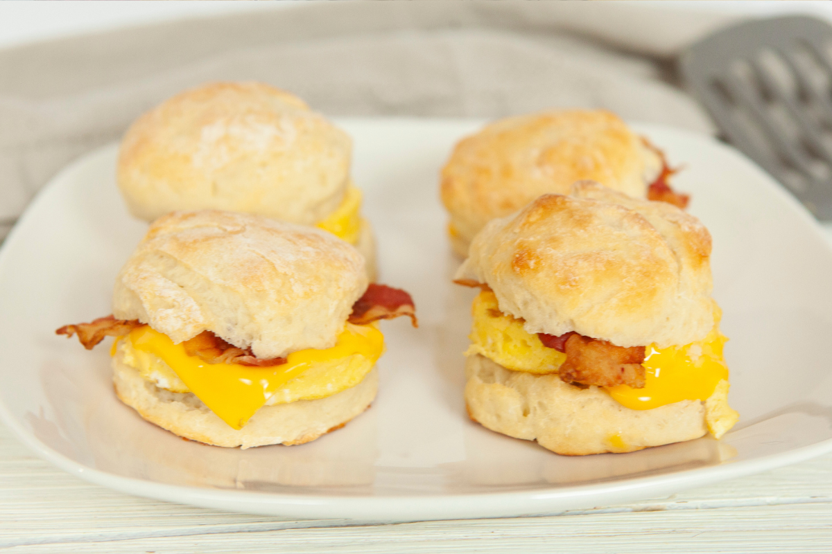 Weight Watchers Breakfast Sandwiches – Bacon, Egg & Cheese Biscuit