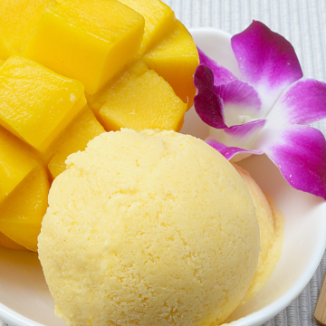homemade mango ice cream