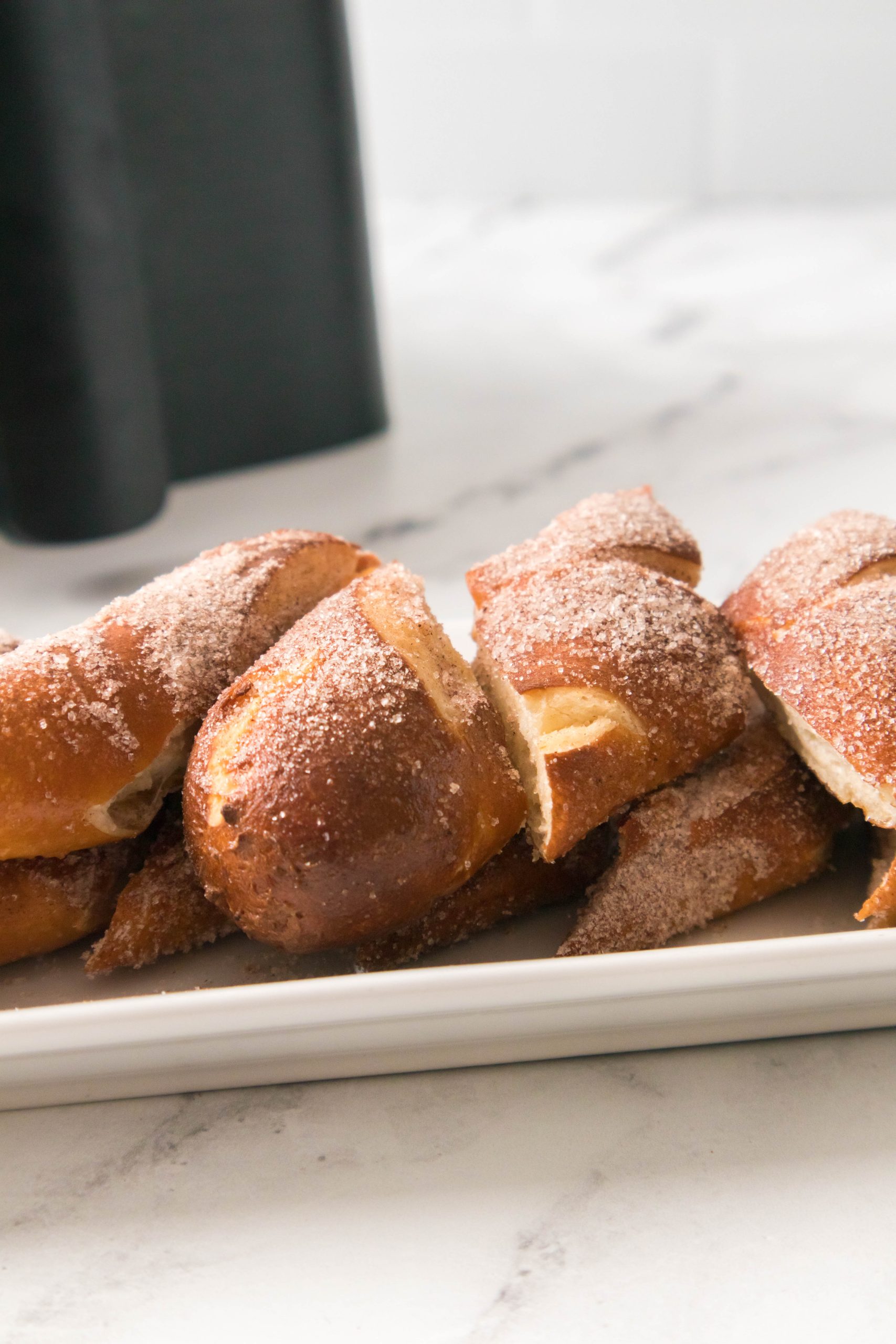air fryer cinnamon pretzels