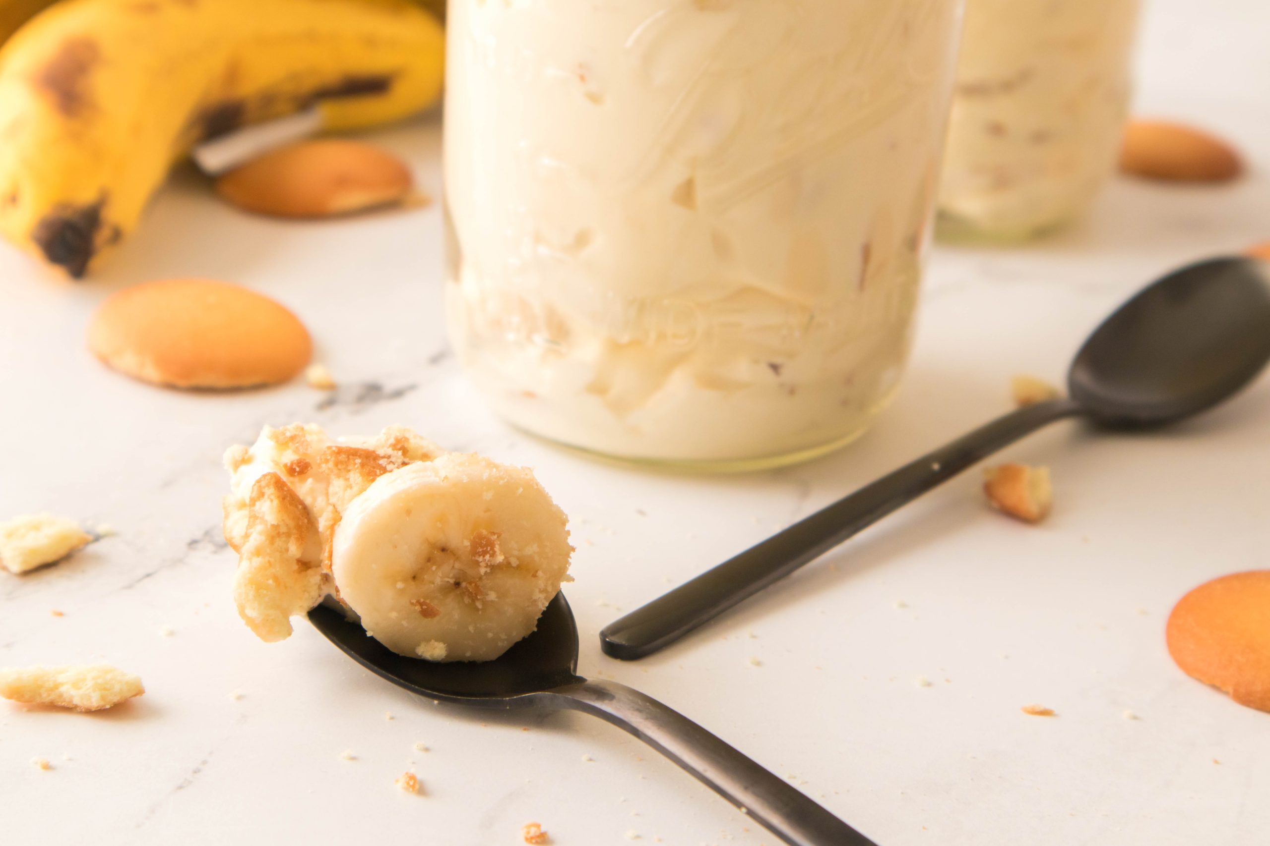 banana puding on a spoon