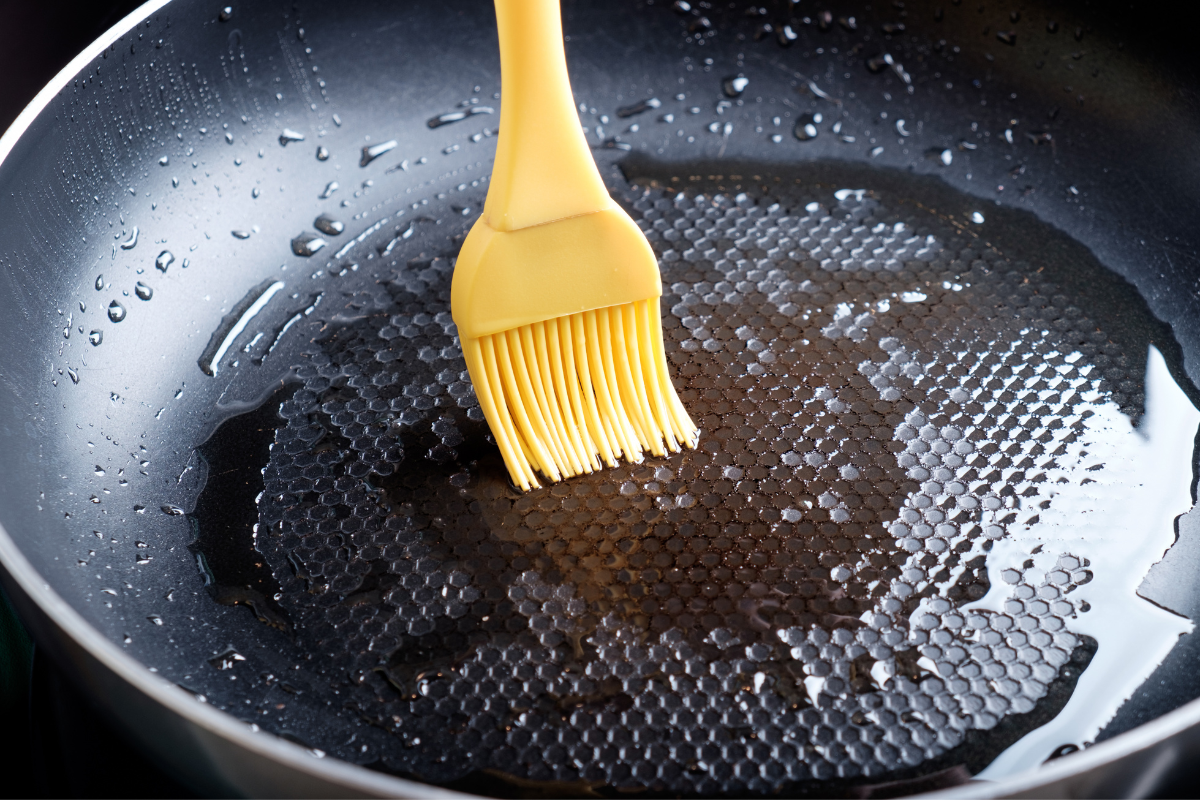 how to clean grease from pan