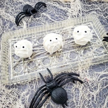 Halloween Oreo Mummy Balls