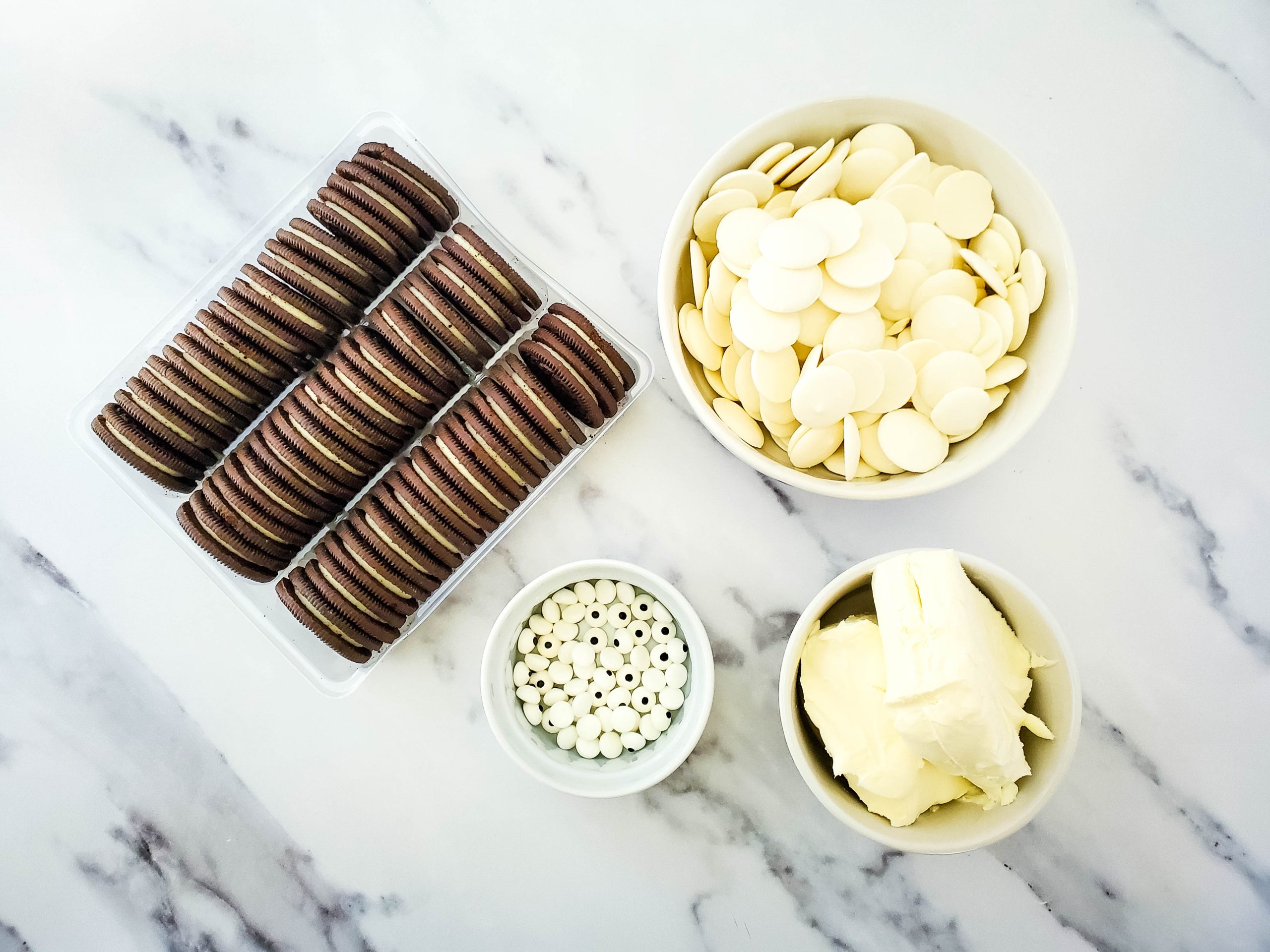 ingredients in Halloween Oreo Mummy Balls