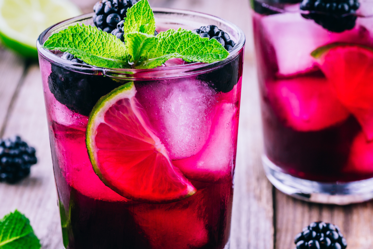 Lemon Blackberry Smash Cocktail
