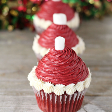 santa hat cupcakes