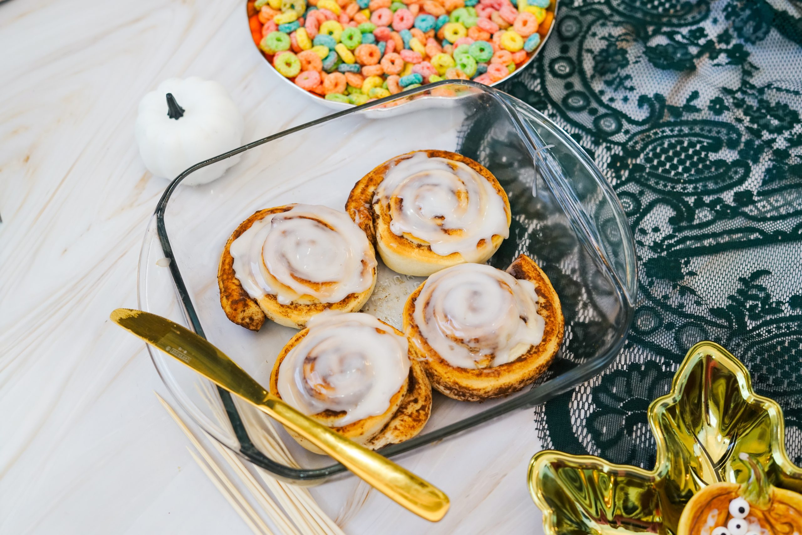 frost the turkey cinnamon rolls