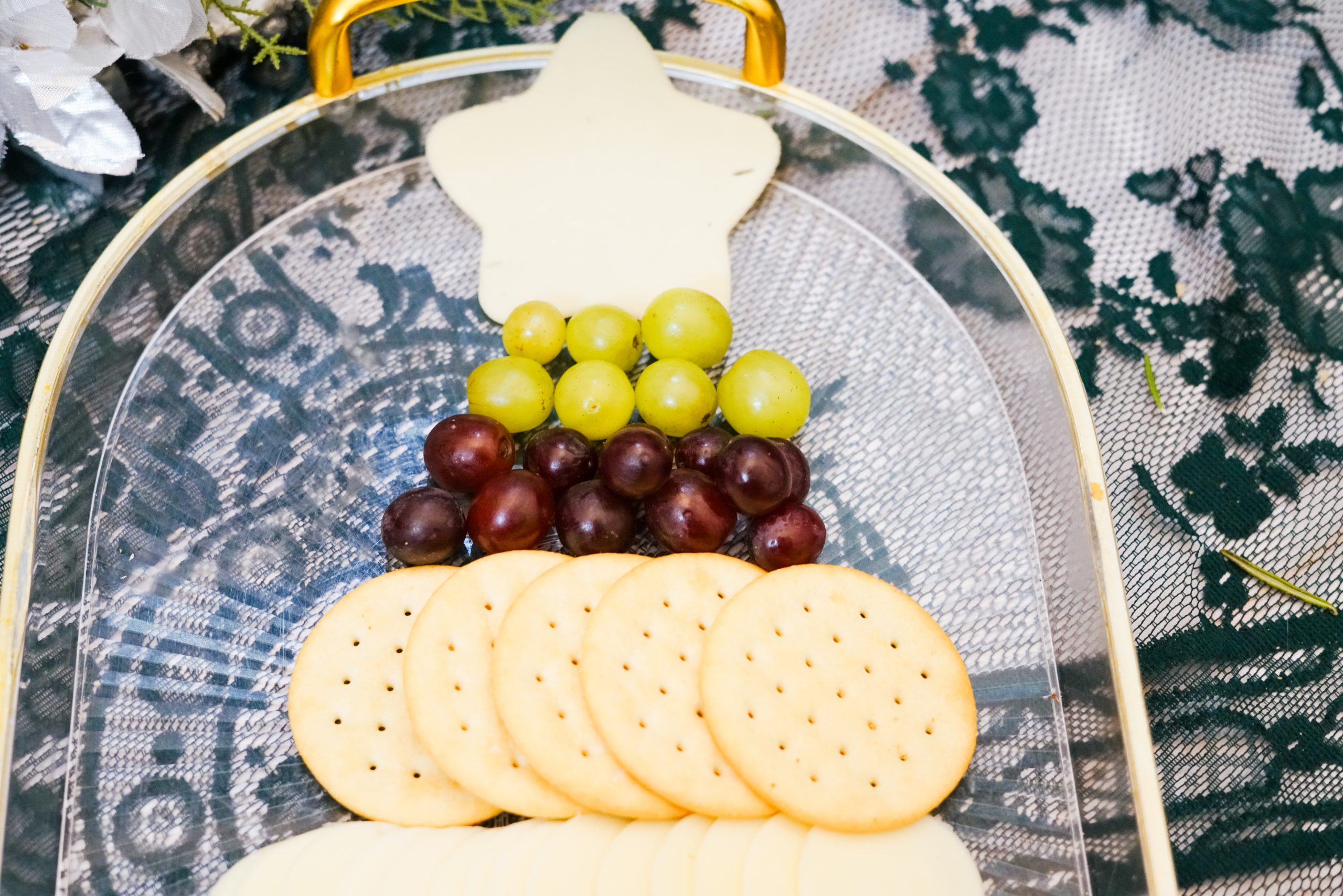 make the star at the top of the tree